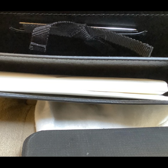 Prada Saffiano leather mini bag - Picture 3 of 7